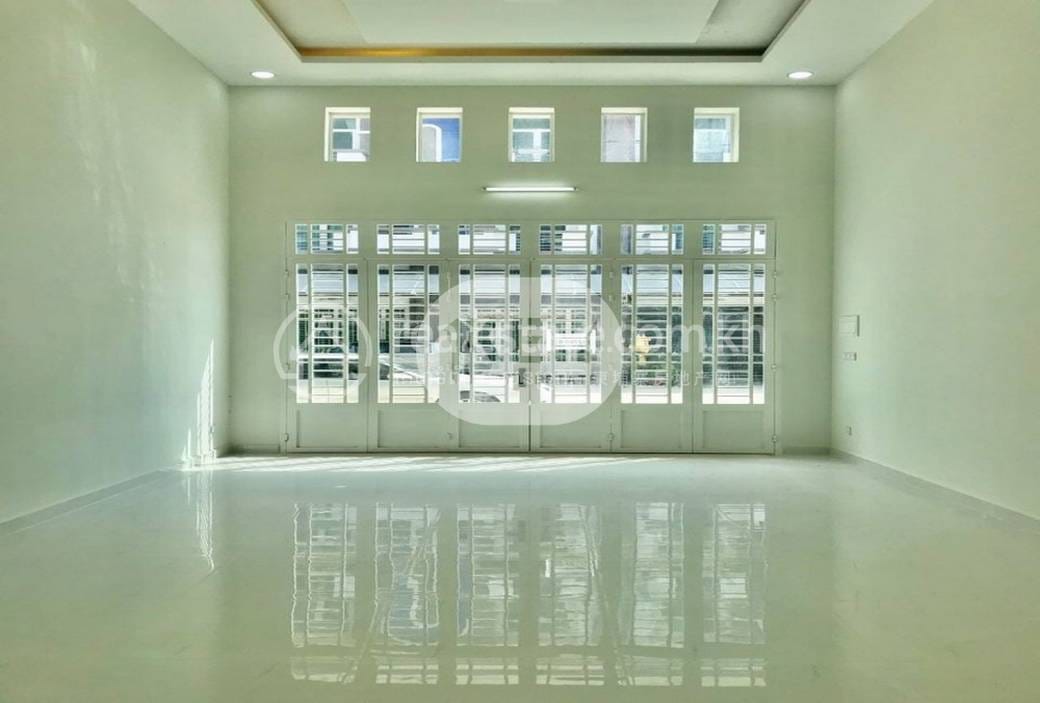 Chroy Changvar店屋出售，价格$230,000