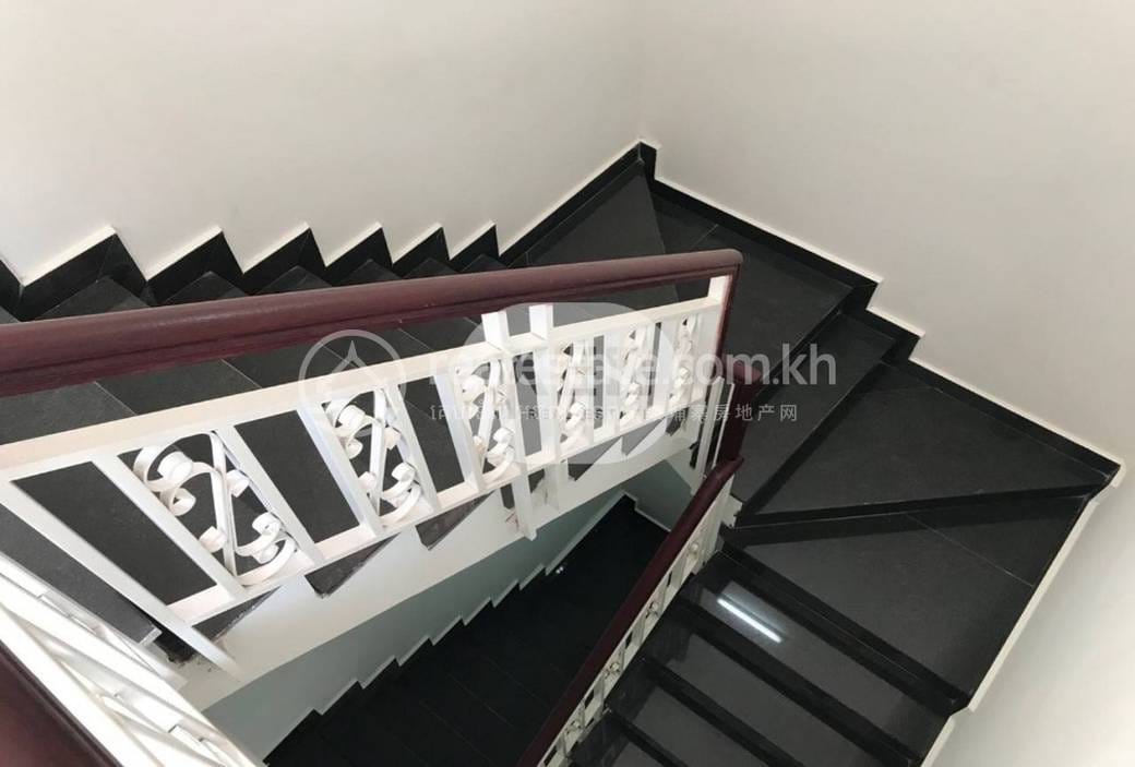 Chroy Changvar店屋出售，位于Chroy Changvar