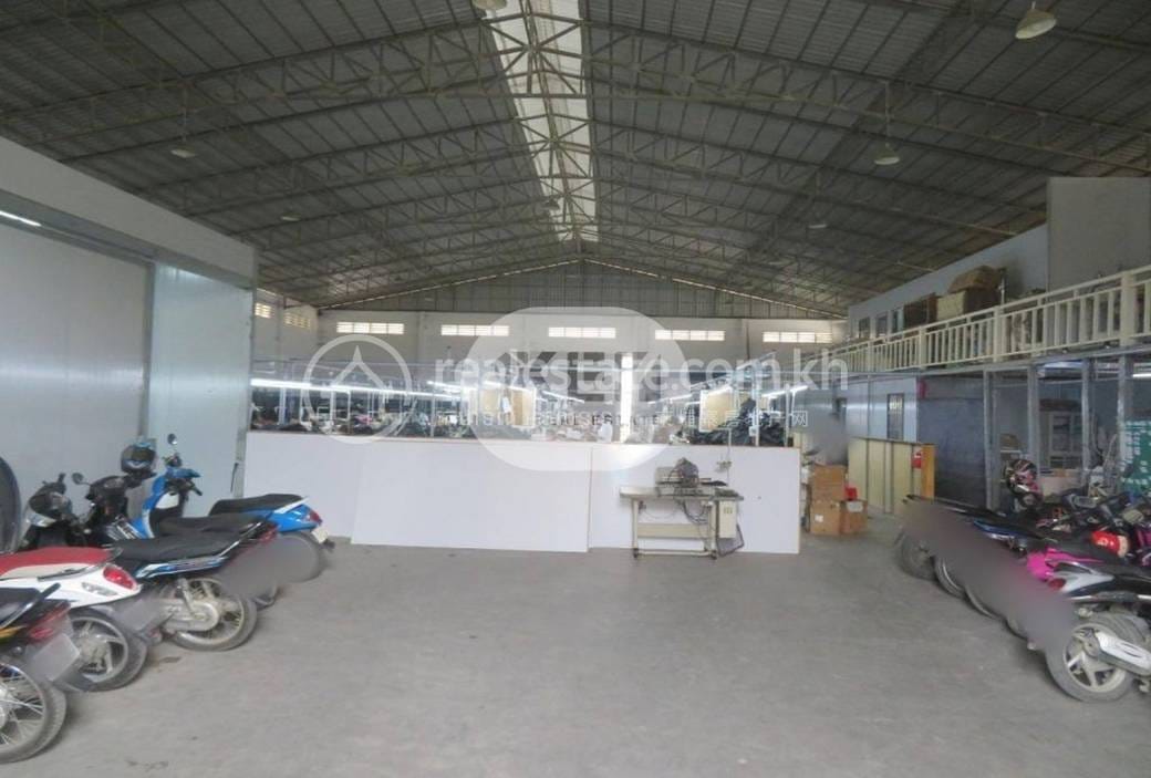 ឃ្លាំង សំរាប់លក់ ទំហំដី 985 ម៉ែត្រការ៉េ ក្នុងតម្លៃ $2,167,000