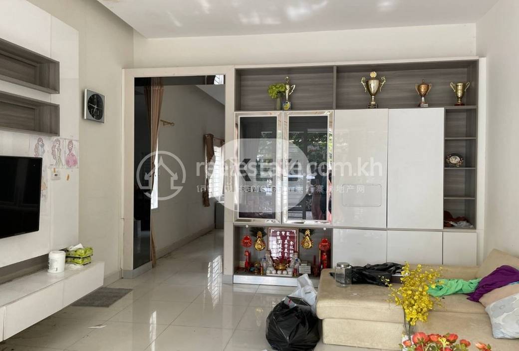 Chbar Ampov Shophouse Na prodej in Chbar Ampov