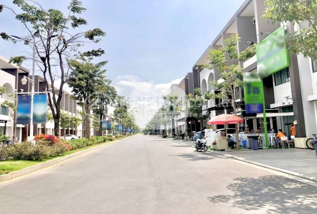 Chroy Changvar店屋出租，价格$2,400