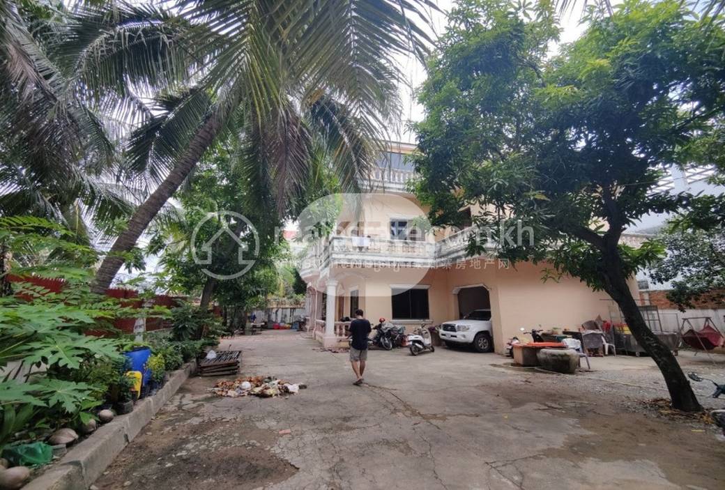 វីឡា សំរាប់លក់ នៅDaun Penh តម្លៃ $2,500,000