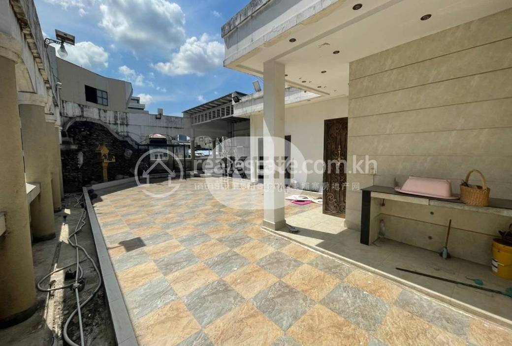 House and lot K pronájmu with 1 Parking Space