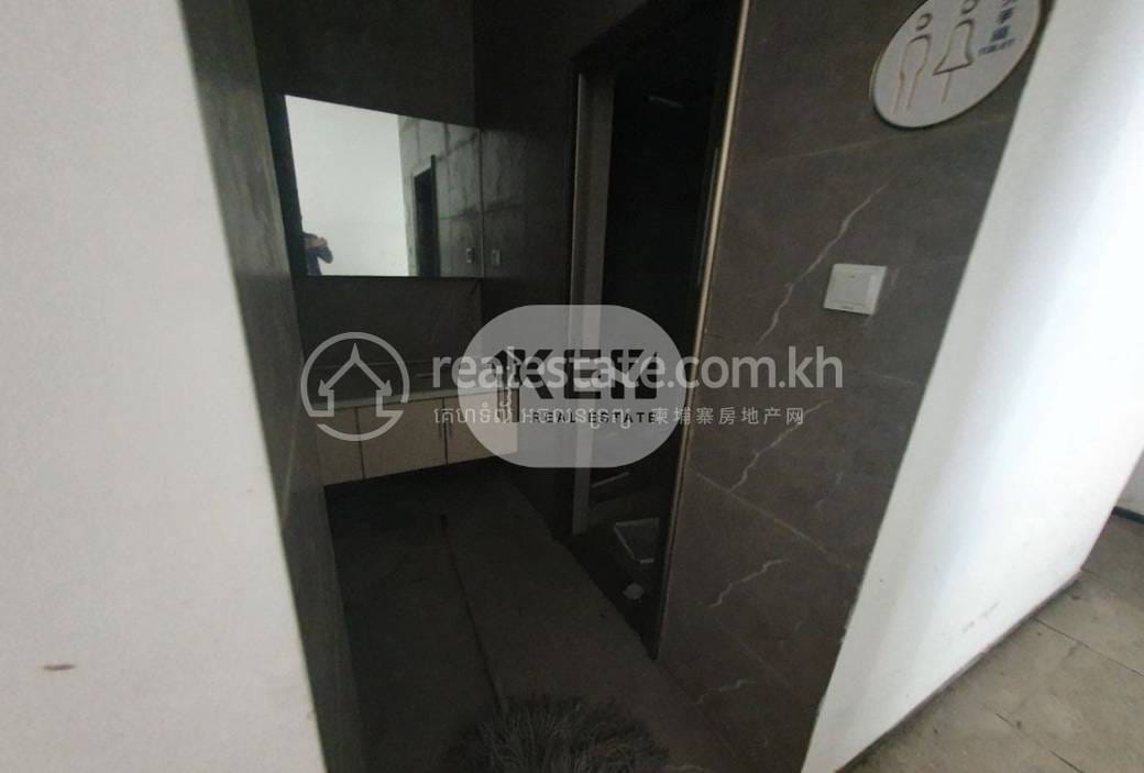 带1个停车位的House and lot出租