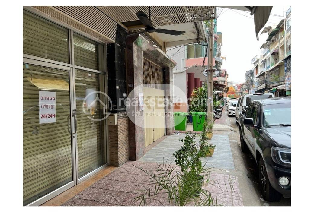 带1个停车位的店屋出售