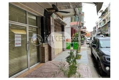 带1个停车位的店屋出售