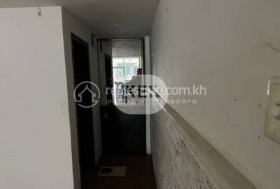 店屋出售，位于下市仔2分区, 隆边区, 金边