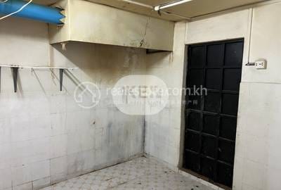 Daun Penh店屋出售，价格$400,000