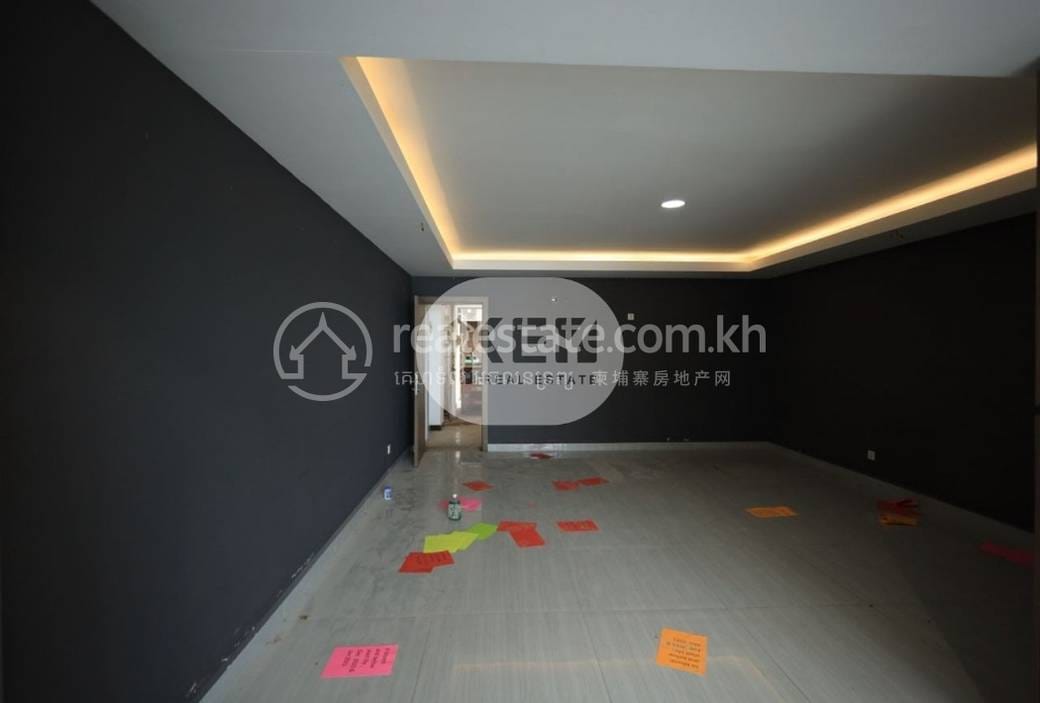 Shophouse For Rent with 1 Parking Space