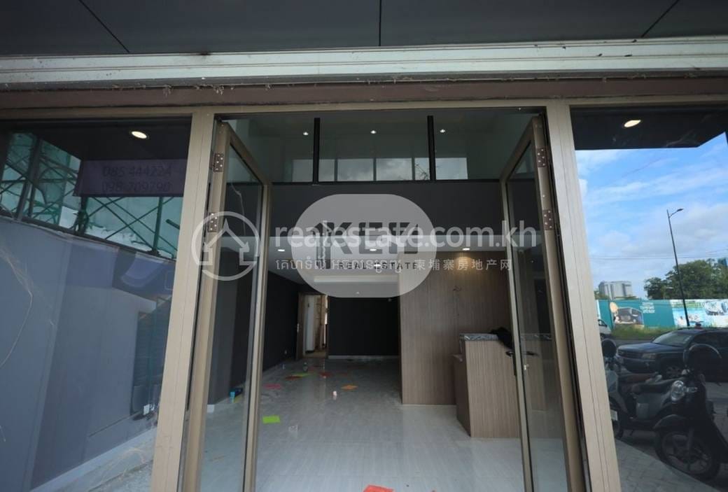 Shophouse For Rent in Daun Penh $2,200
