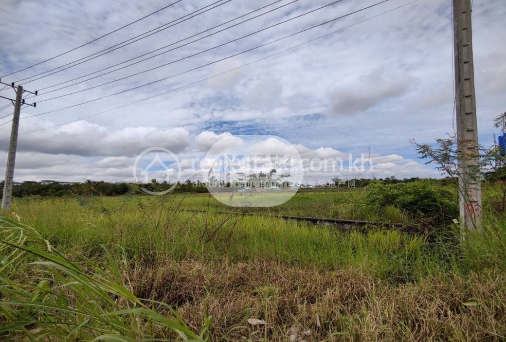 Lot Na prodej in Chbar Ampov $2,559,960