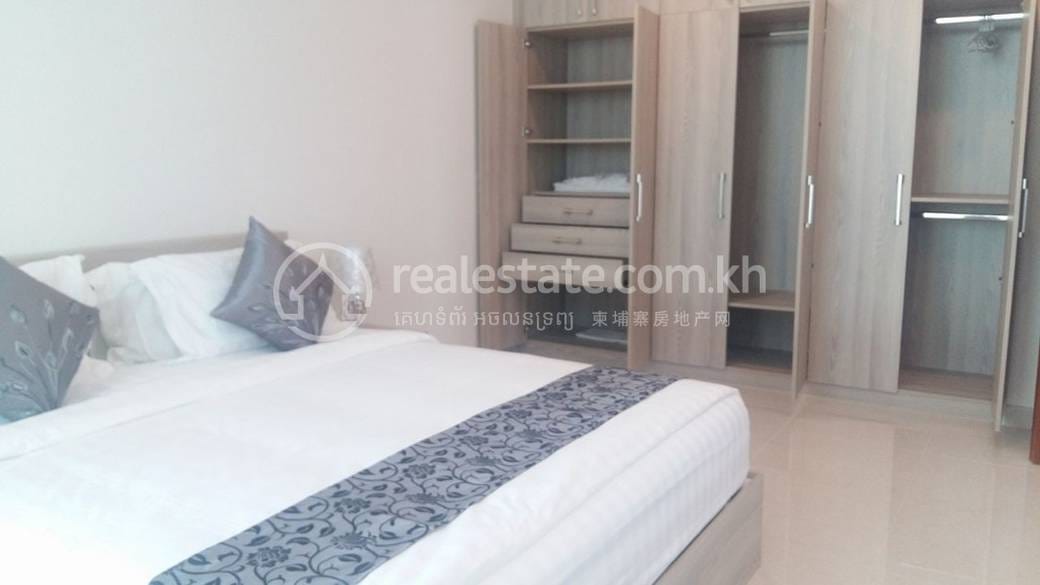 120 sqm Living Size Apartmán K pronájmu in Boeng Keng Kang