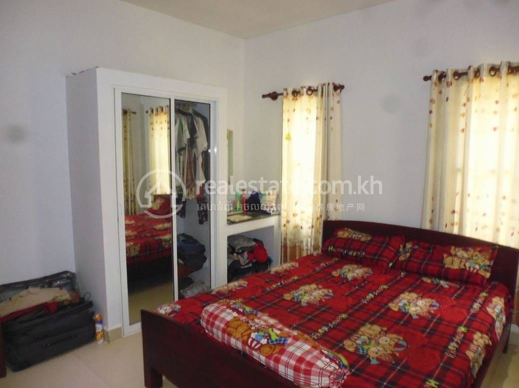 372 sqm Land Size House and lot Na prodej