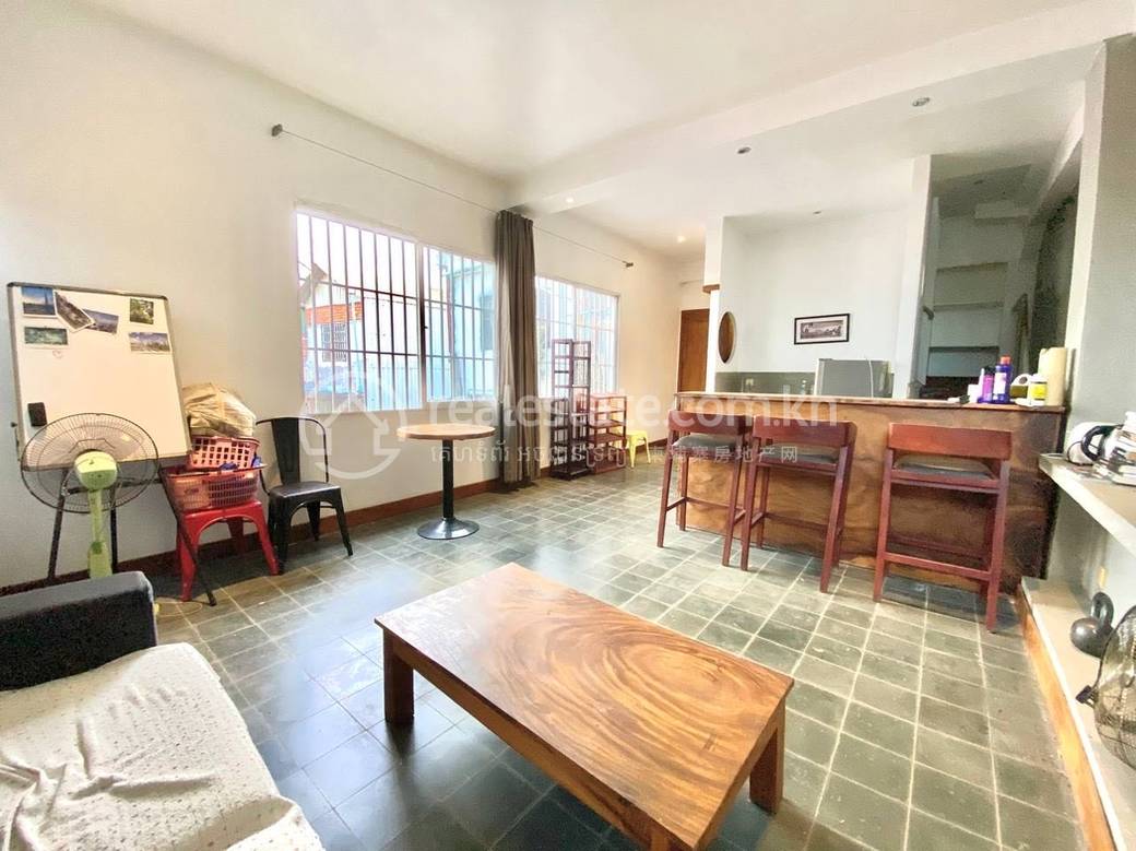 Daun Penh Flat House For Sale in Chakto Mukh Daun Penh $43,000