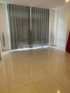 Chbar Ampov에 있는 상가주택 임대 $500