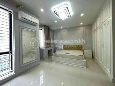 ចាក់អង្រែលើ, មានជ័យ, ភ្នំពេញ