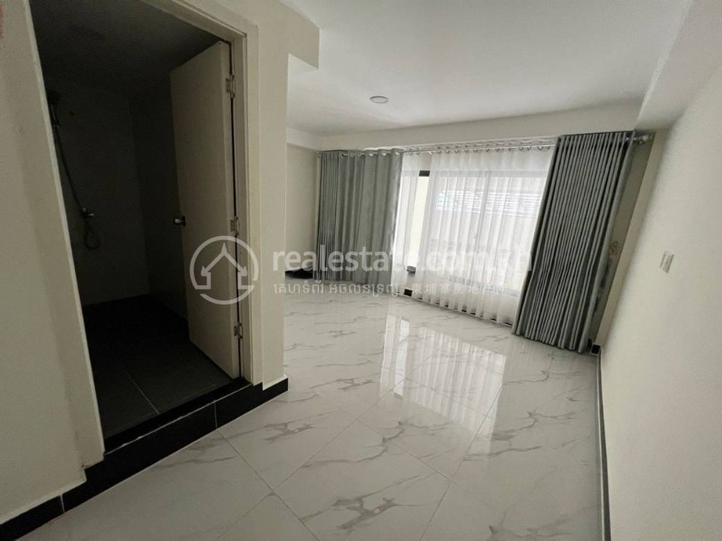 House and lot Na prodej in Kandal $93,000
