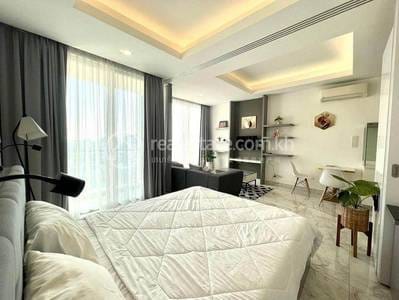 $700 Condo