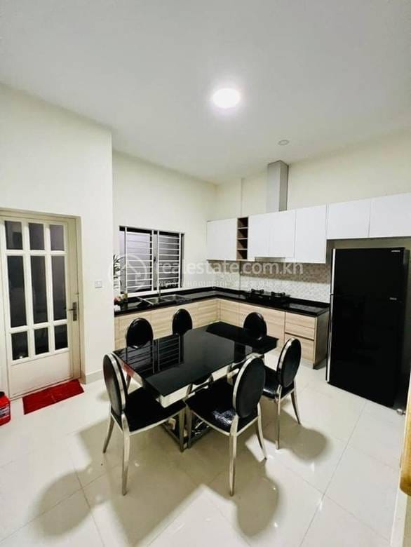 Chbar Ampov店屋出售，位于Chbar Ampov