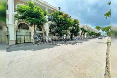 Шопхаус Для Продажи in Chbar Ampov $265,000