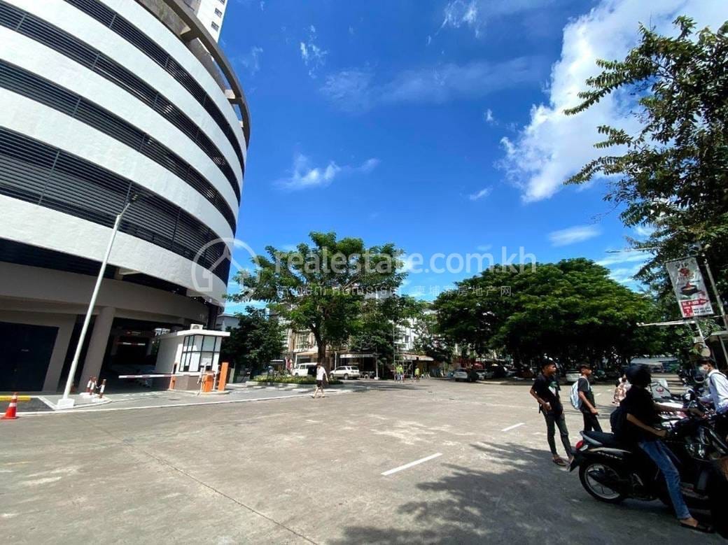 Chbar Ampov套房出售，位于NirouthChbar Ampov，价格$299,000