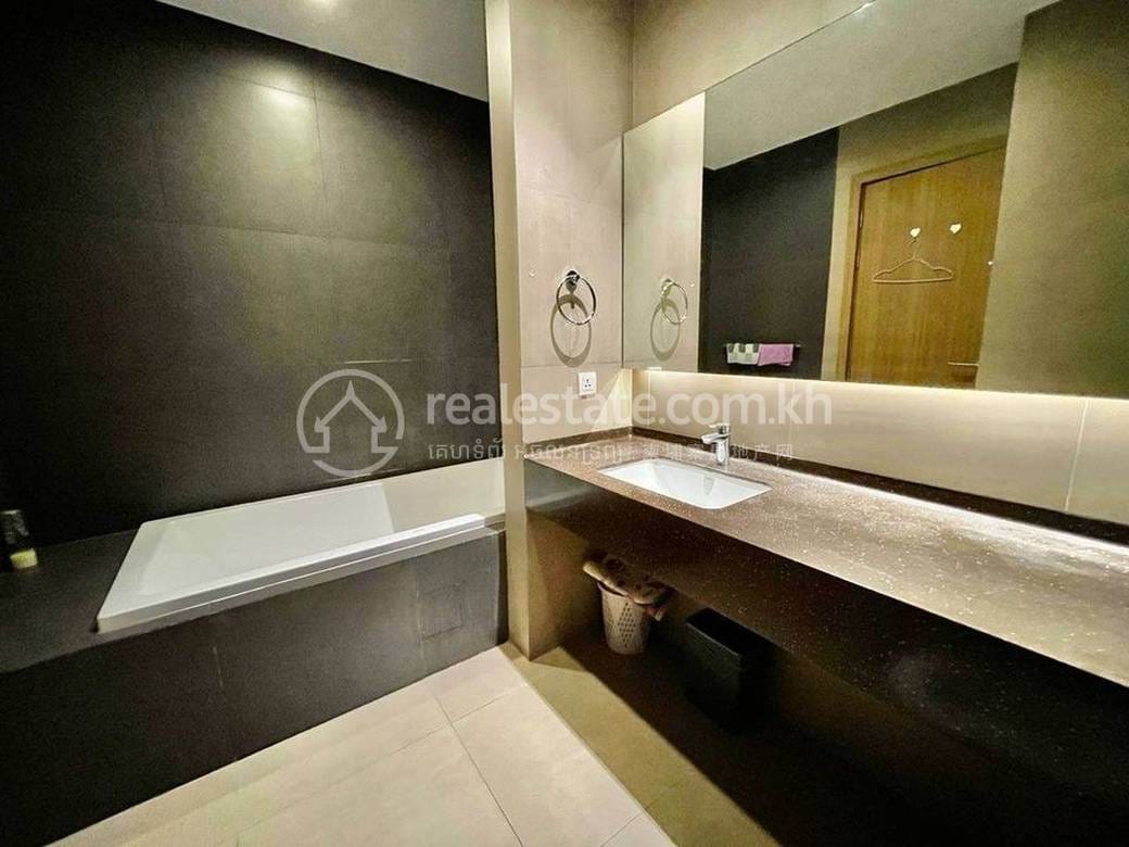 Condo For Rent in Chamkarmon $800