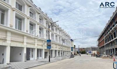 Chroy Changvar店屋出售，价格$185,000