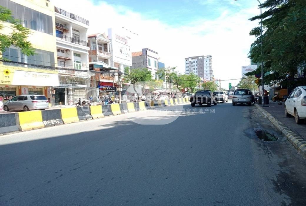 Flat House Na prodej in Toul Kork $1,000,000