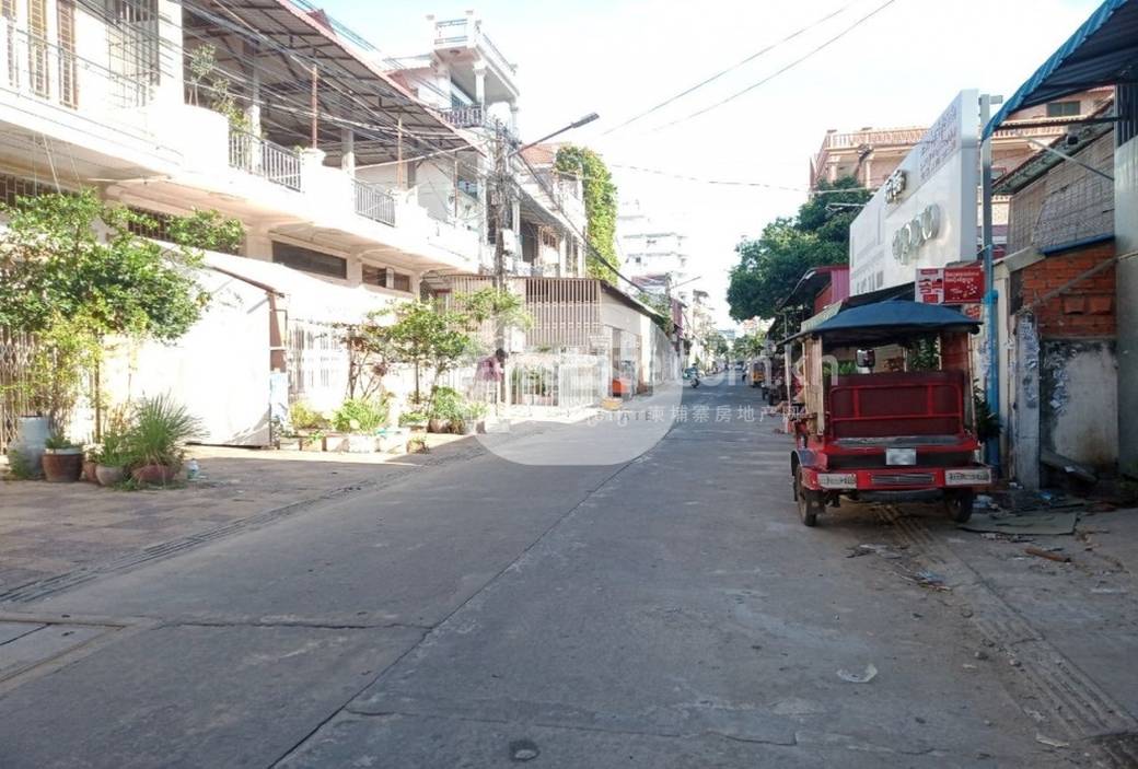 Toul Kork排屋出售，位于Toul Kork