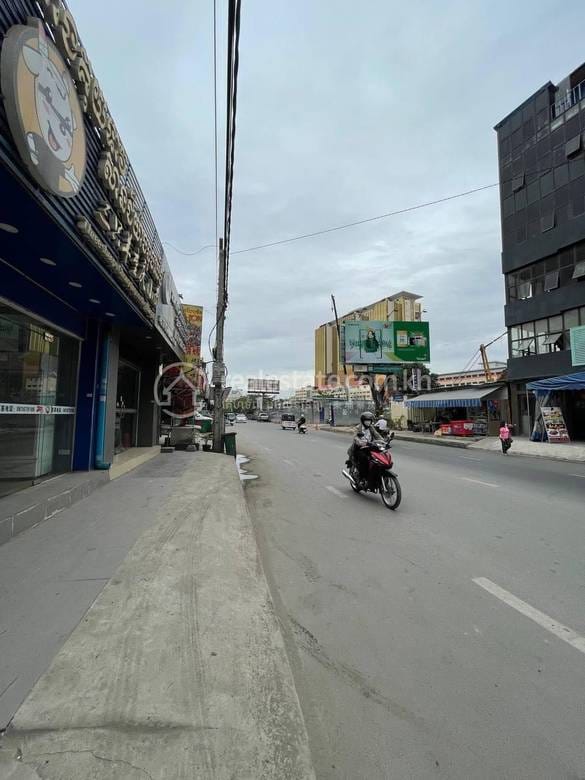 Shophouse K pronájmu in Tonle Bassac, Chamkarmon, Phnom Penh