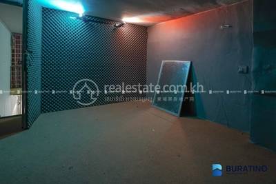 Daun Penh에 있는 House and lot 매매 $85,000