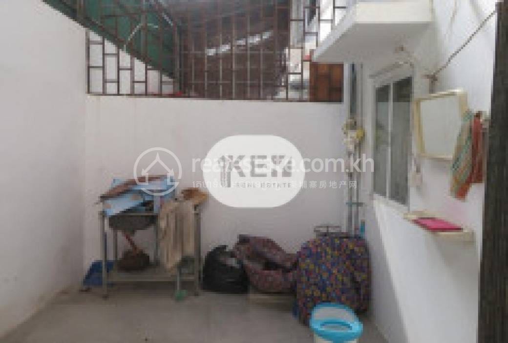 Chamkarmon ផ្ទះល្វែង សំរាប់លក់ នៅChamkarmon
