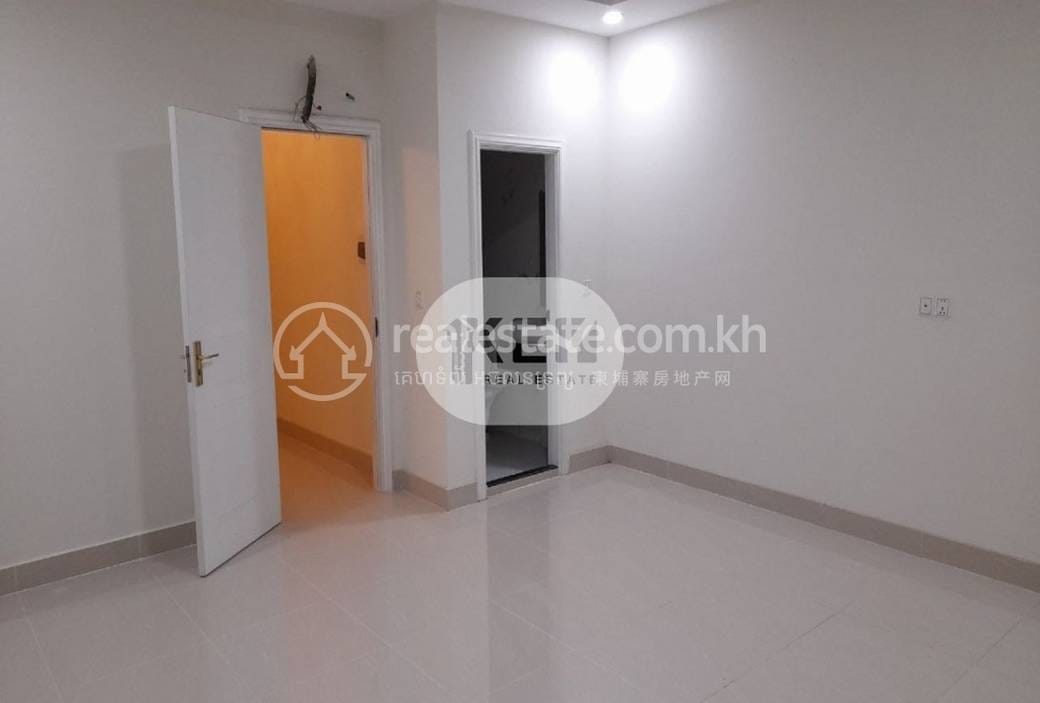 Chaom Chau 3 Flat House For Sale in Chaom Chau 3