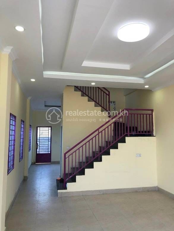 Prek PnovHouse and lot出售，价格$75,000