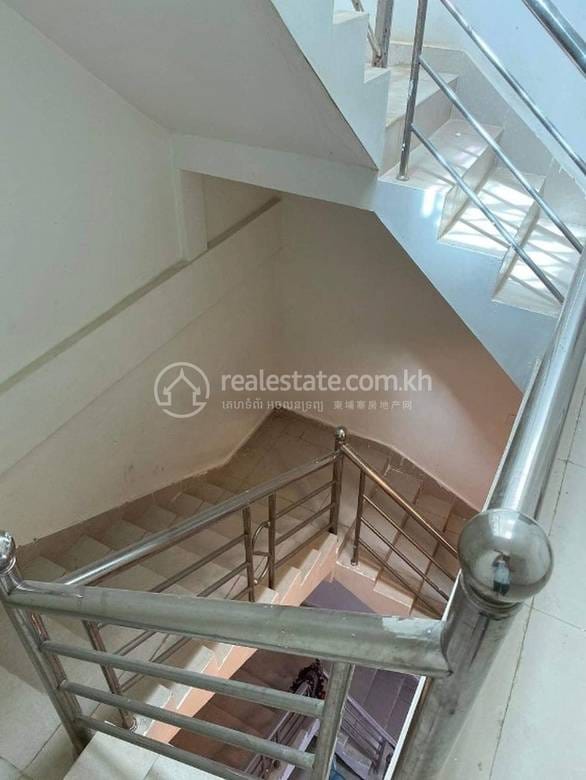 Por Sen CheyHouse and lot出售，价格$190,000