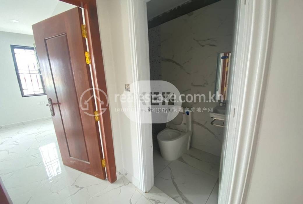 12 Bedrooms Apartment For Rent for $2,000