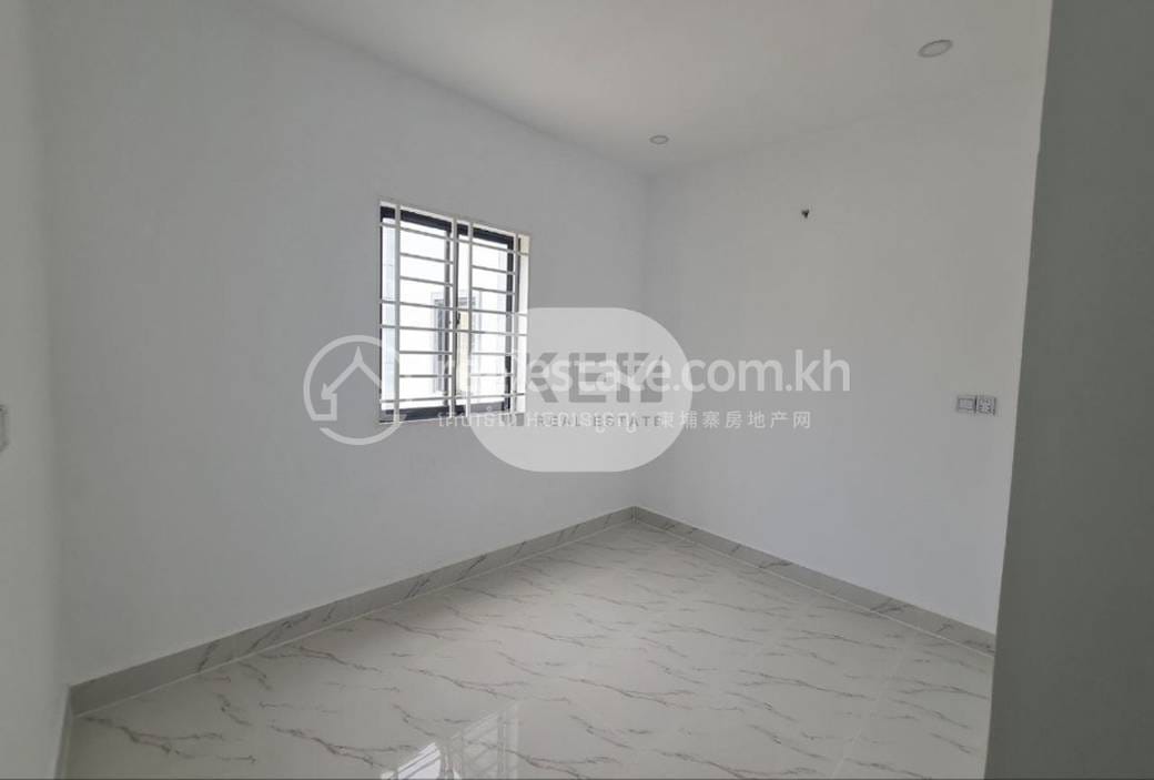 Por Sen Chey联排住宅出售，价格$100,000