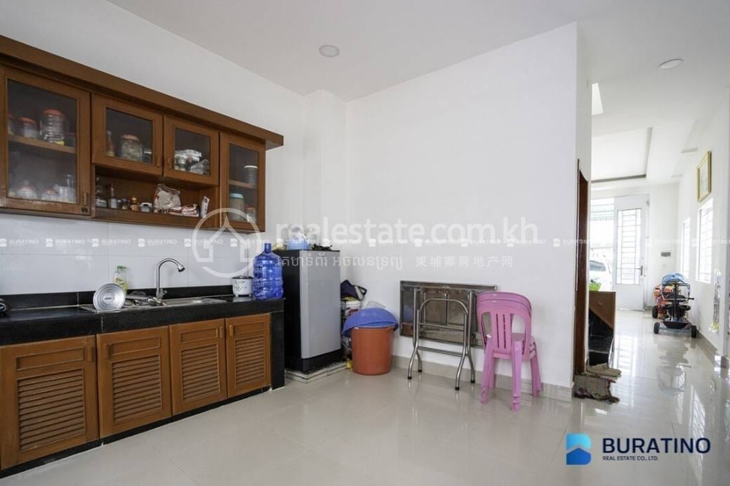 Flat House Na sprzedaż w Por Sen Chey $52,500