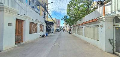 residential Villa for sale in Tuek Thla ID 224987