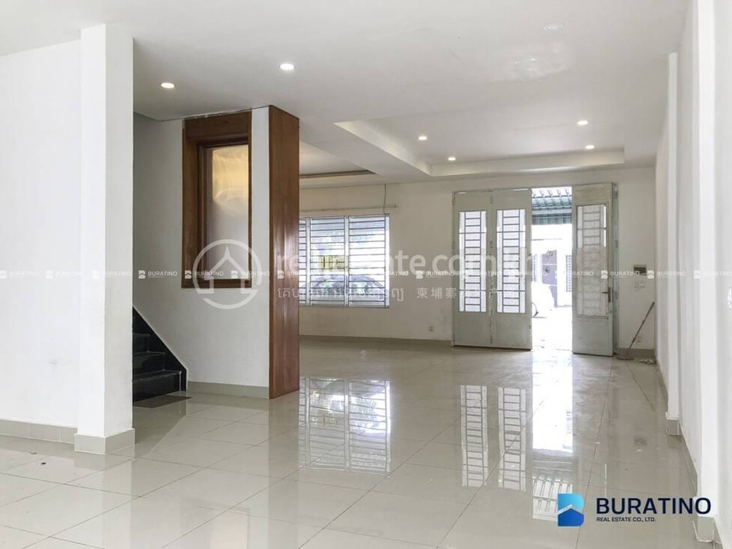 4卧室套房出售，价格$180,000