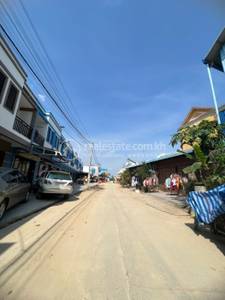     , ត្រពាំងក្រសាំង, ពោធិ៍សែនជ័យ, ភ្នំពេញ