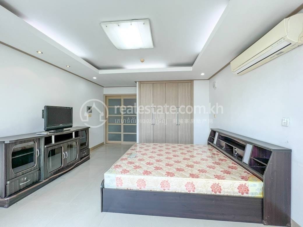 De Castle Diamond Condominium | Condo For Sale & Rent with 1 Parking Space