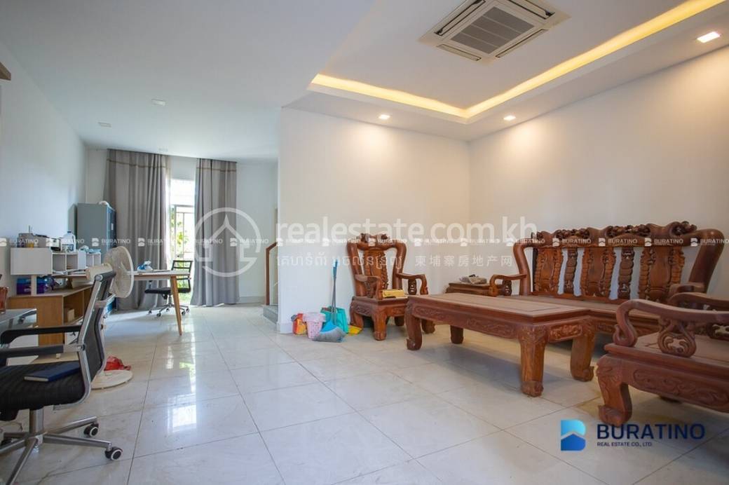 Khmuonh Villa For Sale in Khmuonh