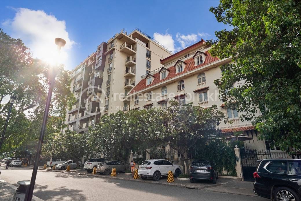 Central Mansions Serviced Apartments | Daun Penh Serviced Apartment For Rent in Wat Phnom Daun Penh $1,800