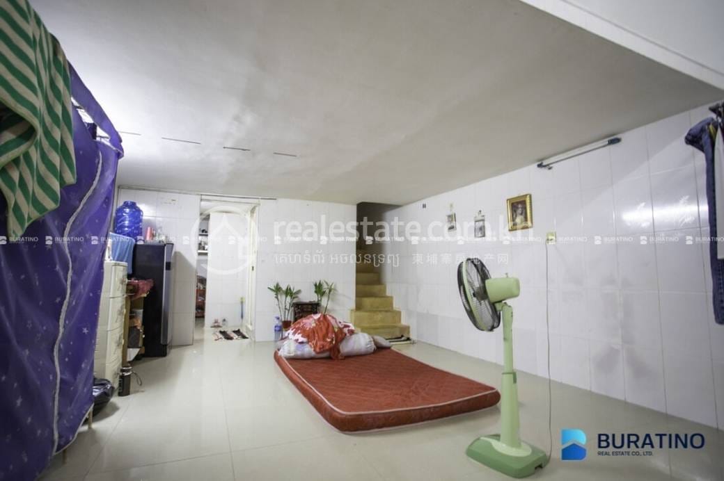 Daun Penh แฟลตเฮ้าส์ สำหรับขาย ใน Daun Penh