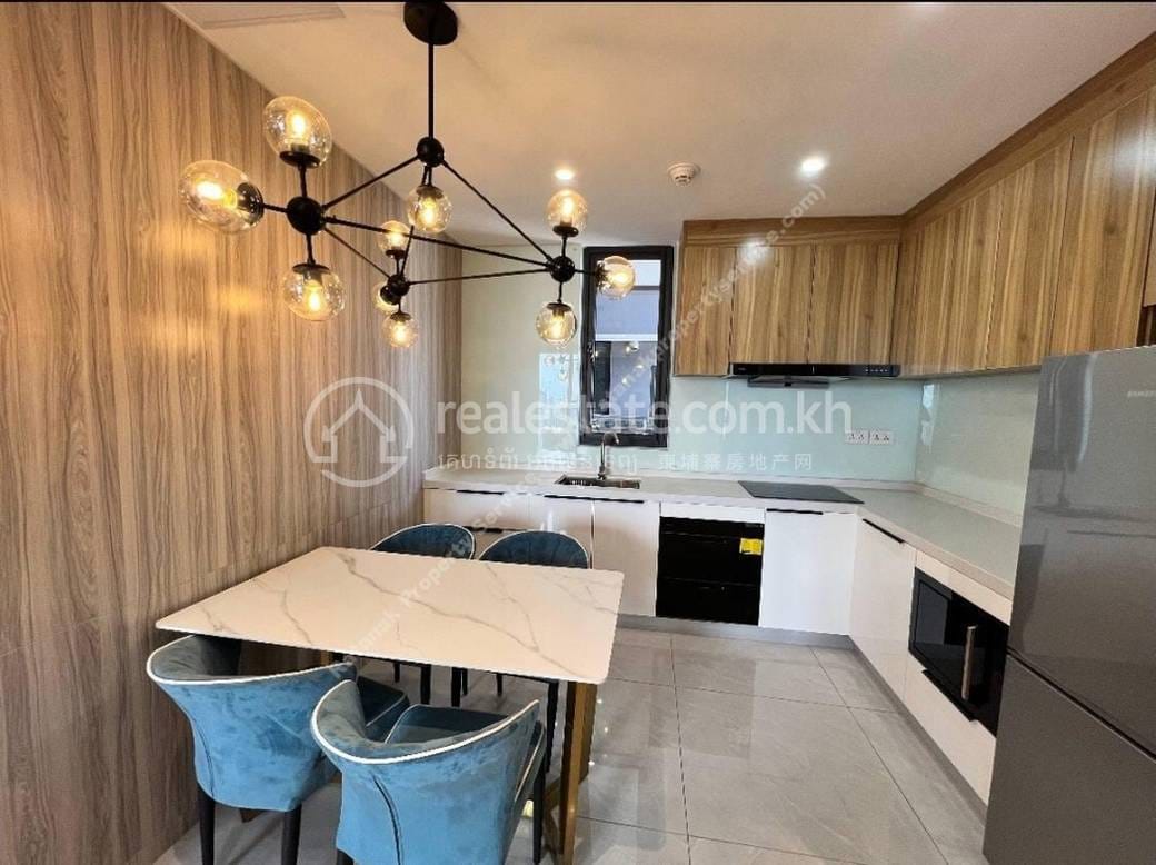 $743,000 Byt