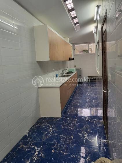 Chamkarmon别墅出租，价格$4,000