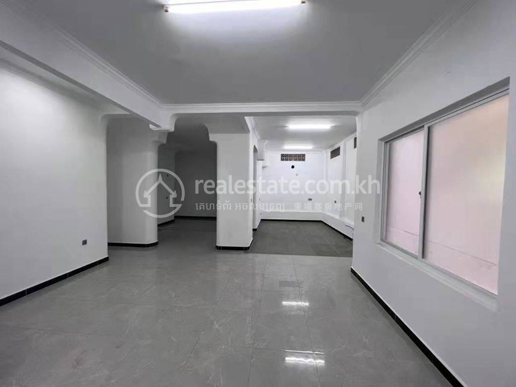 Mieszkanie Na wynajem w Chamkarmon $11,000