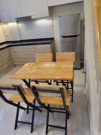 Chbar Ampov店屋出租，位于NirouthChbar Ampov，价格$600