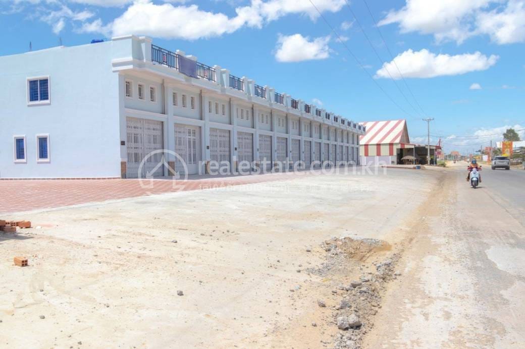 Flat House For Sale with 1 Parking Space
